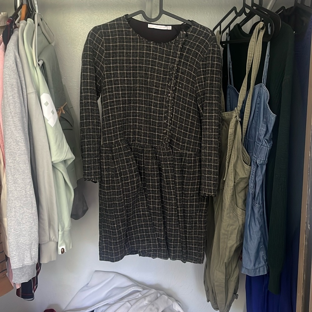 Zara dress M fits like a S